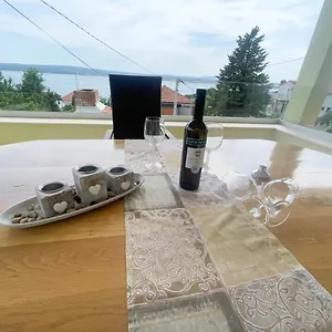 https://apartman-tefica-1.primorje-gorskikotar.com