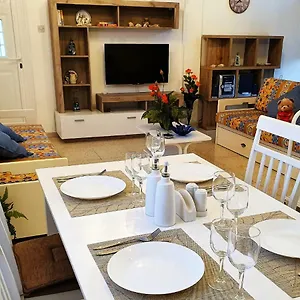 Easystay Two Bedroom Ларнака
